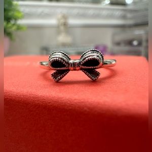 Retired James Avery Vintage Bow Ring